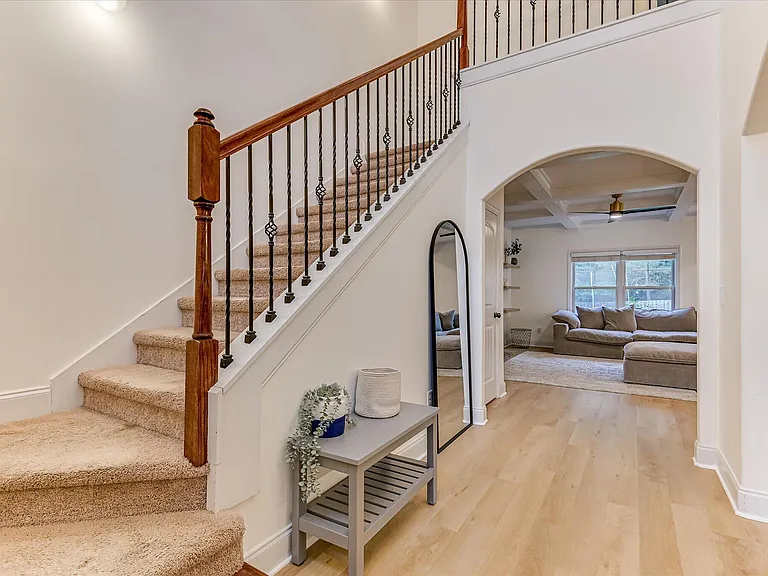 259 Wentworth Pl — Photo 5