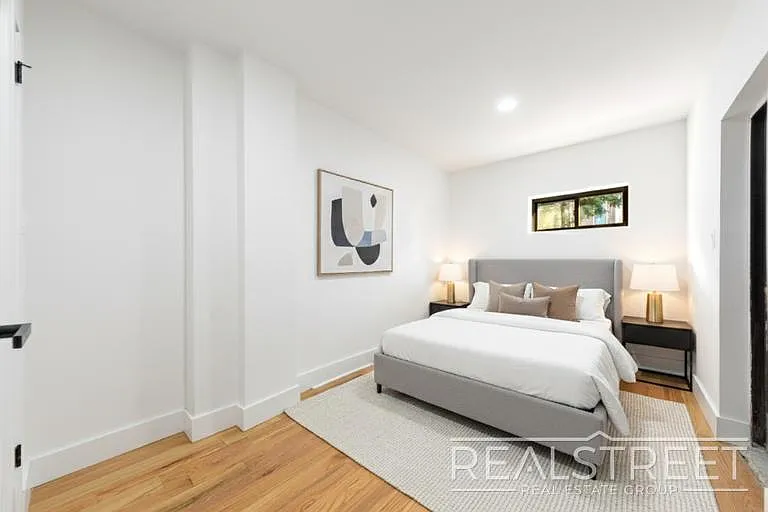 1274 Jefferson Ave #1 — Photo 7