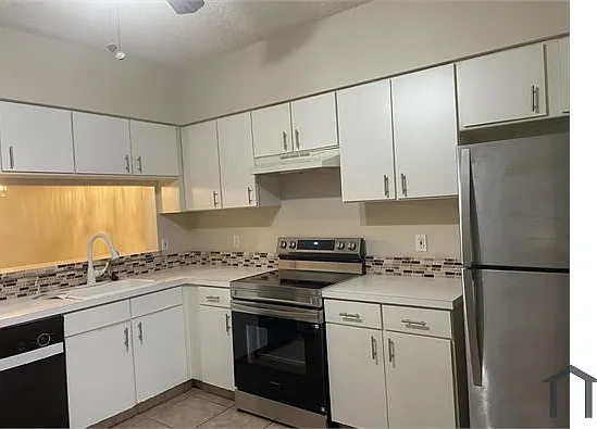 145 SW 96th Ter — Photo 35