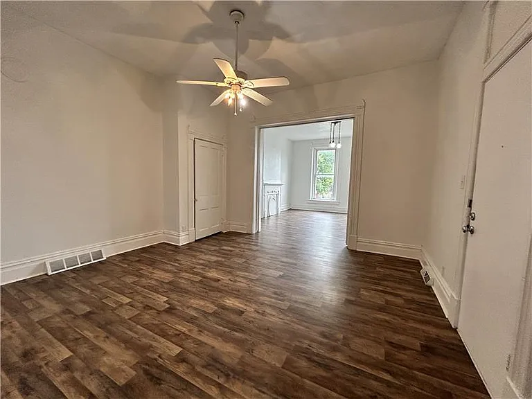212 1/2 Main St — Photo 3