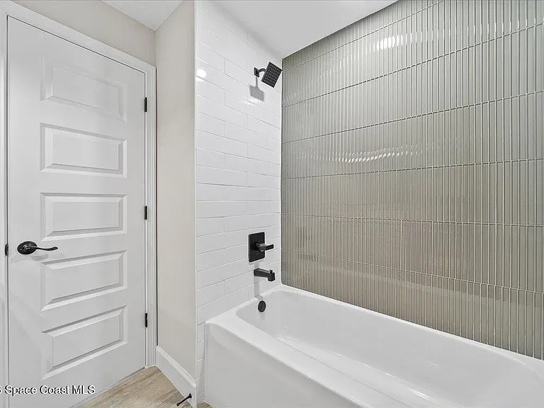 540 Albatross St — Photo 21