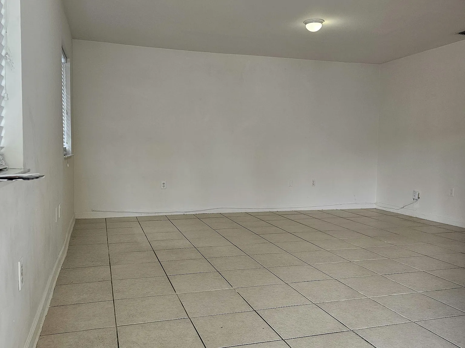 2 bed, 1000 sqft, $2,700 — Photo 3