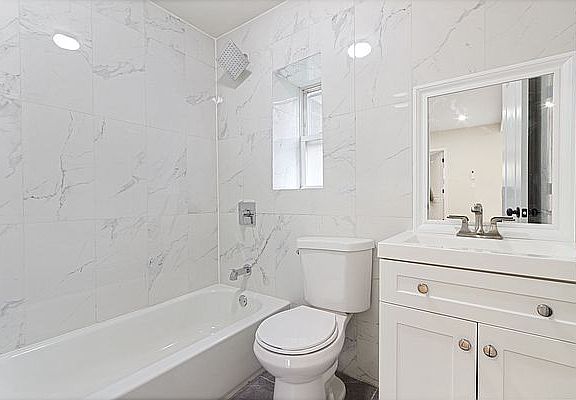 5th image of 2955 Bronxwood Ave Floor 1