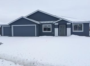 4422 Kitimat Ln, Pasco, WA 99301