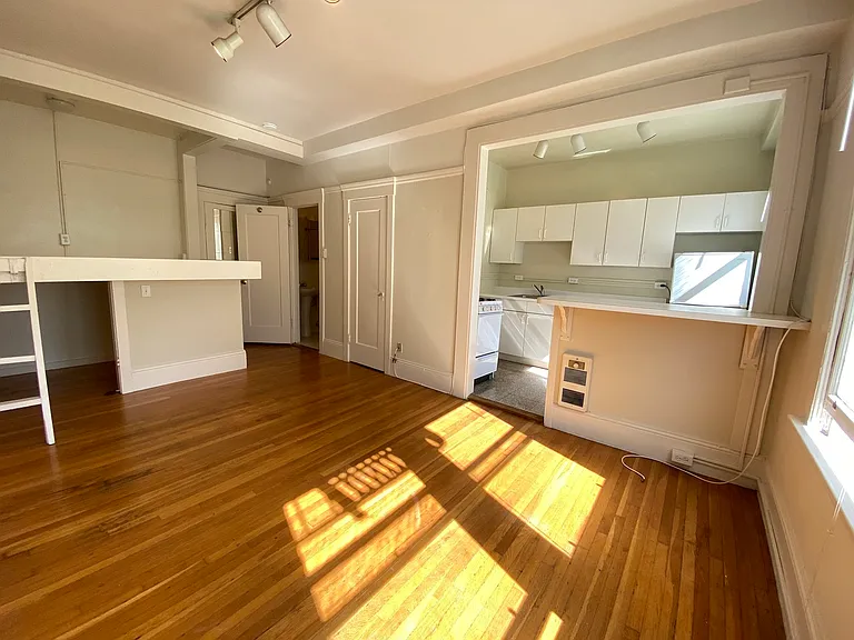 424 Jones Street — Photo 7