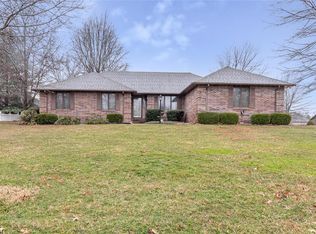 424 Coachlight Dr, Lebanon, MO 65536