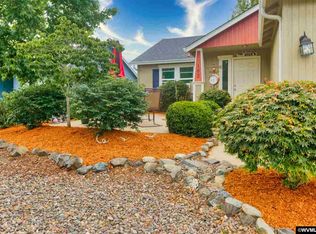 162 Umpqua View Dr, Roseburg, OR 97471