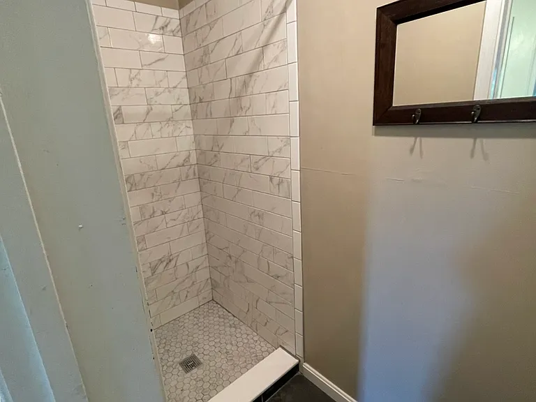 802 Chesney Ln — Photo 7