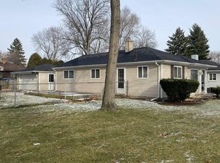 28050 Curtis Rd, Livonia, MI 48152