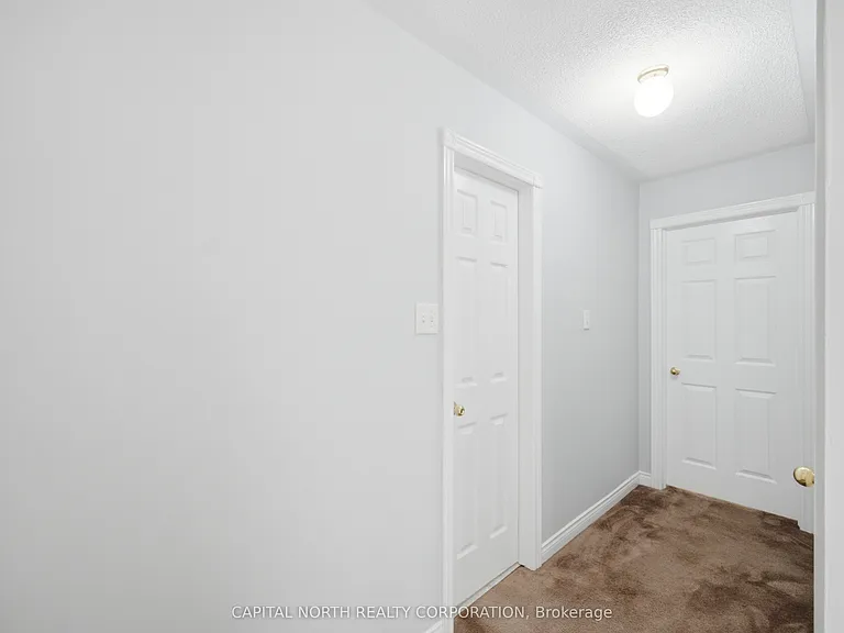 126 Marsellus Dr — Photo 16