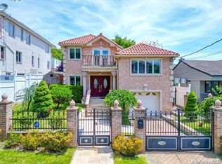 5409 252nd St, Little Neck, NY 11362