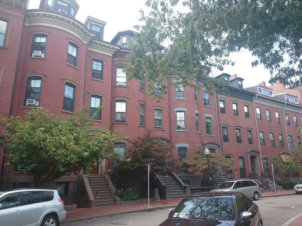 2nd image of 559 Massachusetts Ave