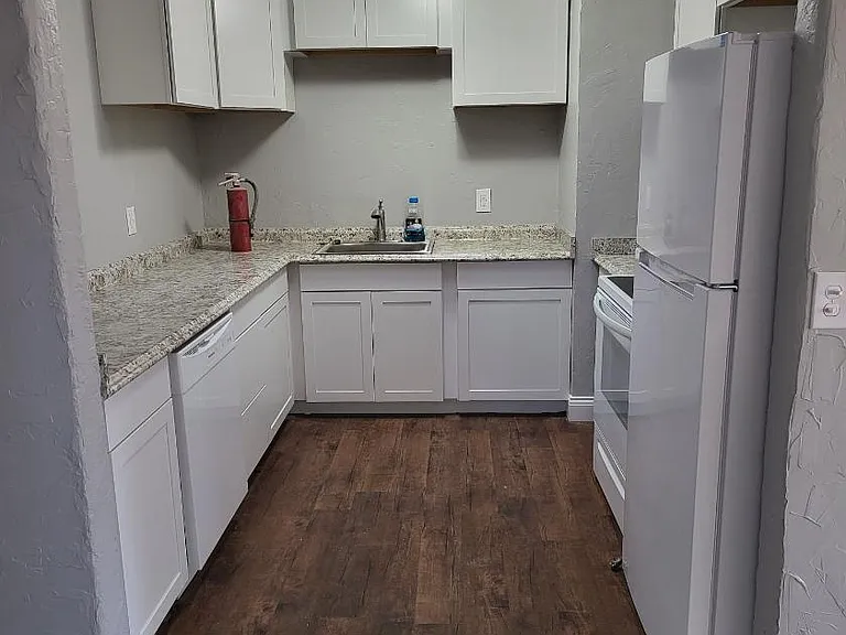 3528 Meadow Dr — Photo 5