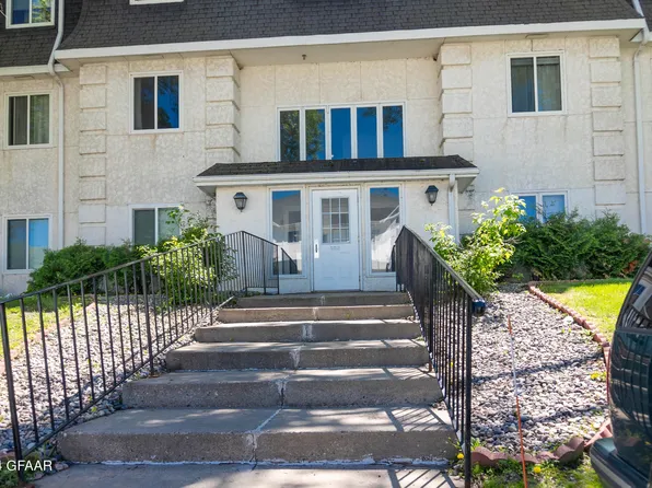 815 Duke Dr APT 319, Grand Forks, ND 58201