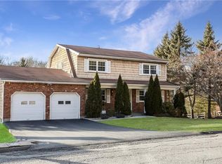 2687 Evergreen St, Yorktown Heights, NY 10598
