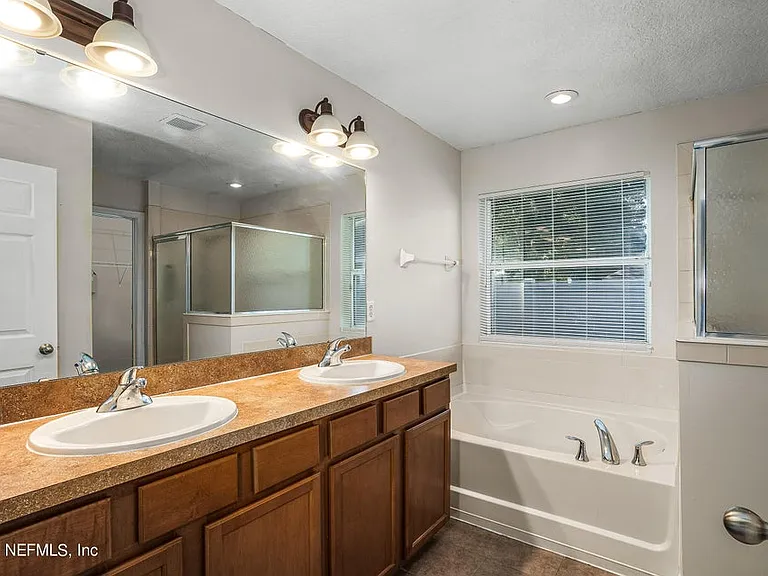 11046 Campus Heights Ln — Photo 7
