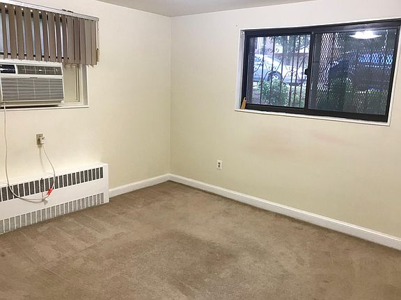 4th image of 1581 N Colonial Ter APT 201