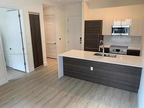 4th image of 301 Altara Ave APT 206