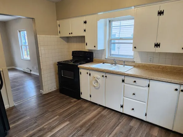 3605 38th St, Des Moines, IA 50310