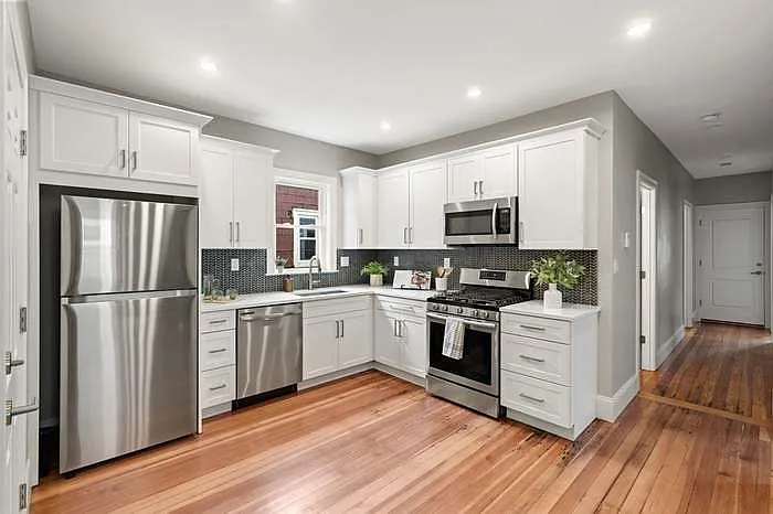 3 bed, 9999 sqft, $3,600 — Photo 2