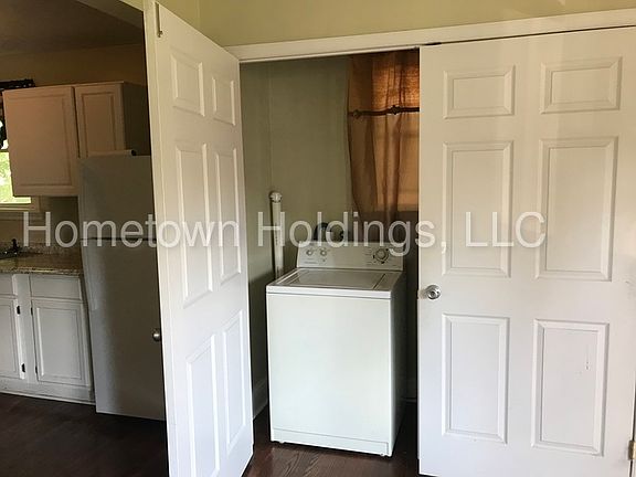 4th image of 1021 Greenhurst Ave NW