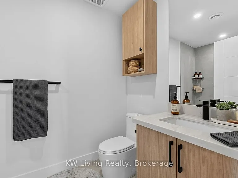484 Westmount Ave — Photo 7