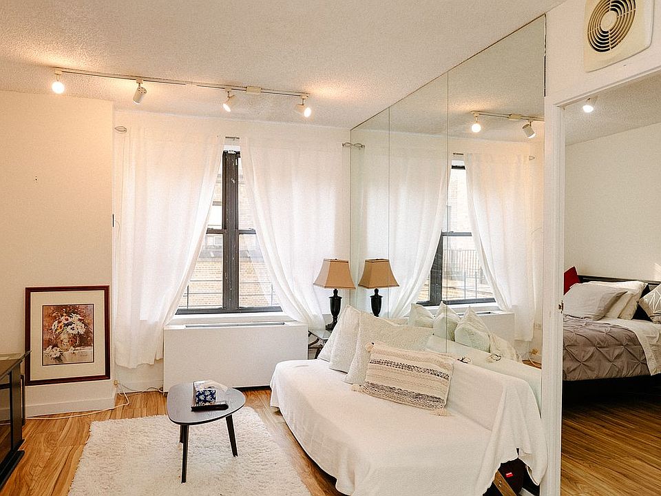 1st image of 150 W 51st St #2123