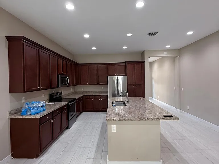 7030 W Post Rd — Photo 9