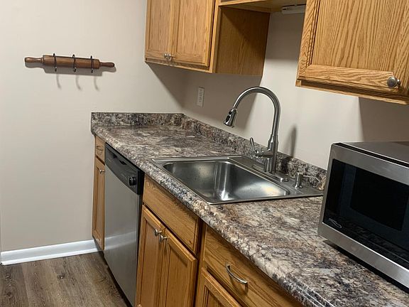 5th image of 1511 Monterry Pl #1511