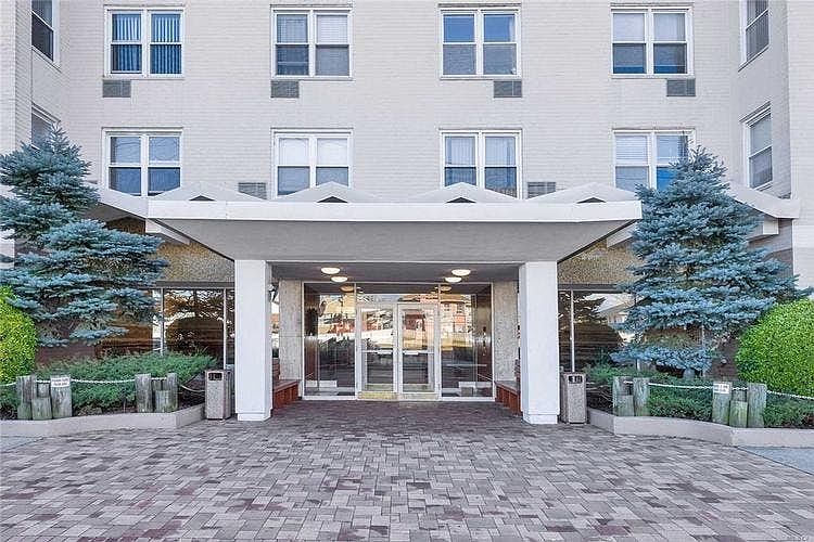 1st image of 522 Shore Rd APT 4TT