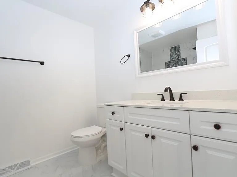 5465 Maryland St — Photo 20