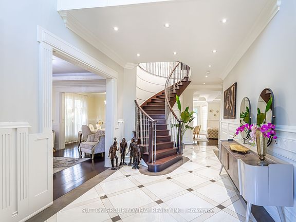 5th image of 9 Calderon Cres