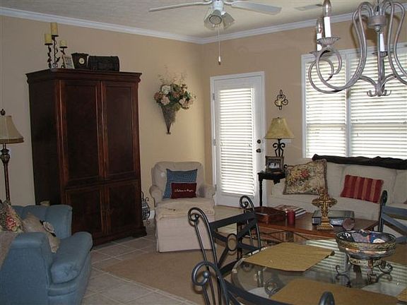 Living area furnished 