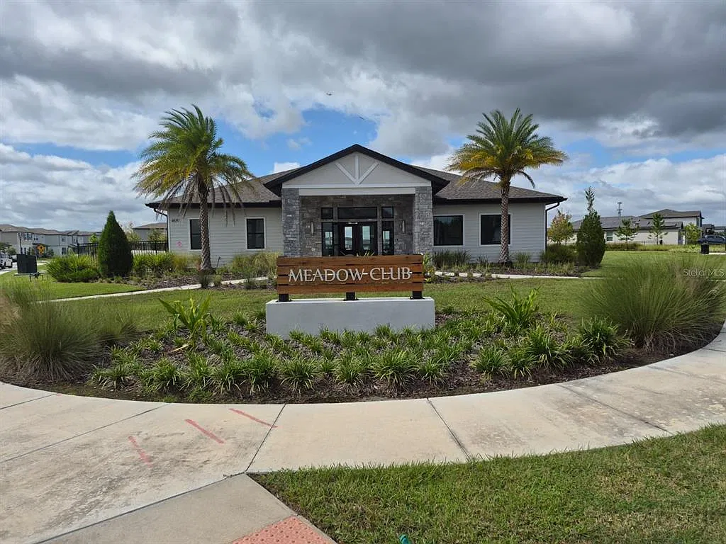 3 bed, 2.5 bath, 1566 sqft, $2,400 — Photo 4