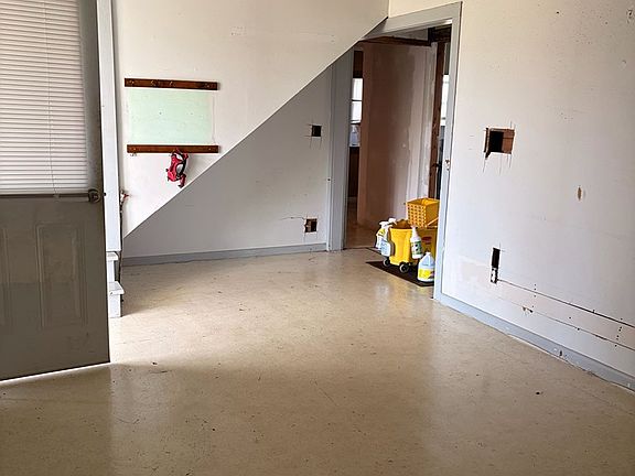 3rd image of 2480 Mock Rd