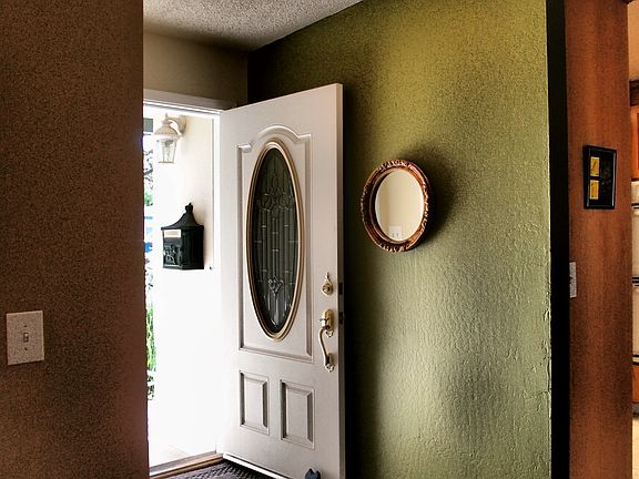 3rd image of 1697 Canna Ln