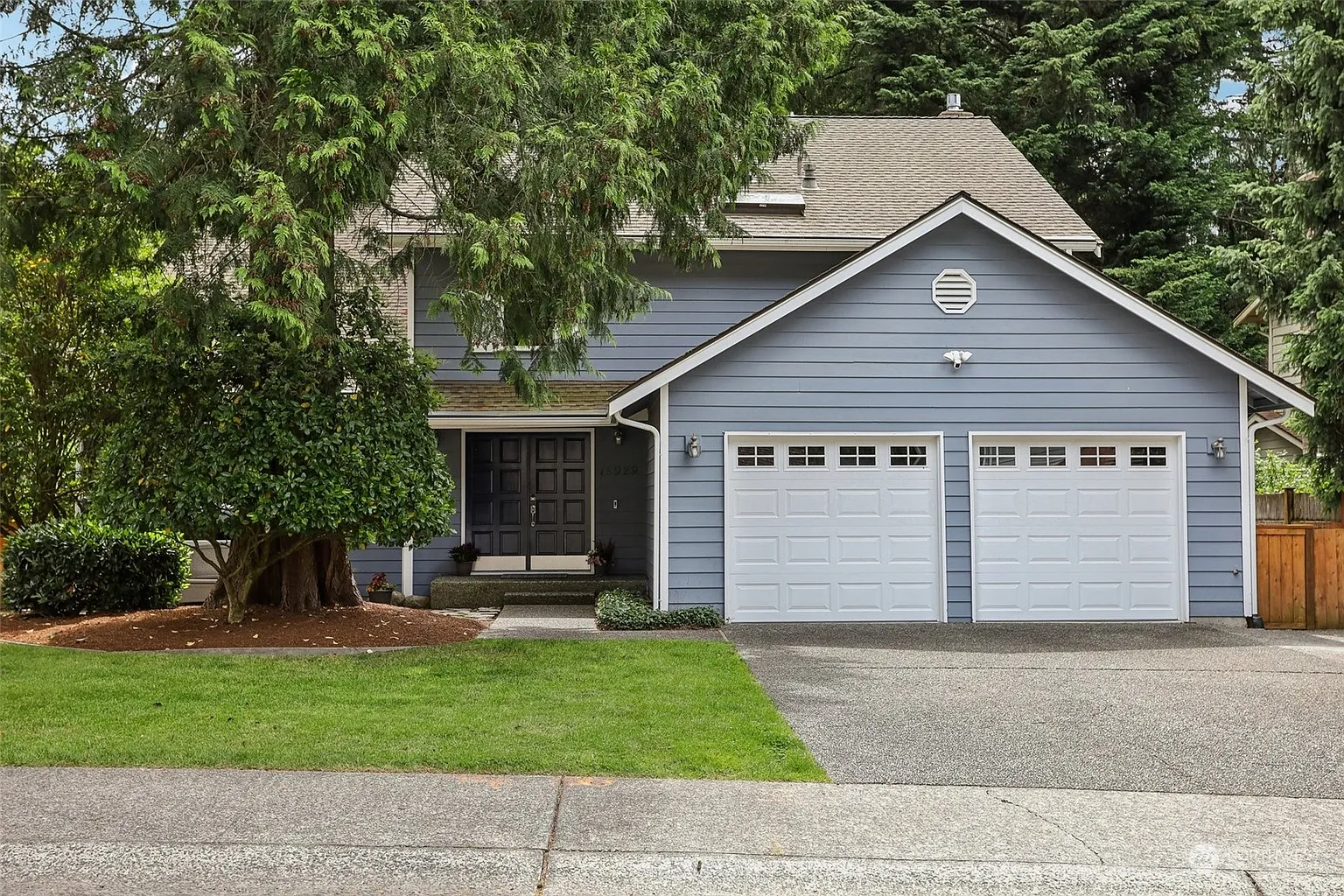 15929 NE 27th Place photo 1