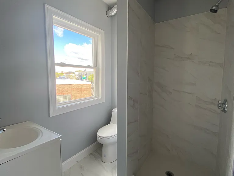 137A Paris St #3 — Photo 7