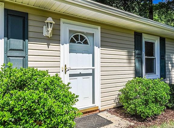 2nd image of 5813 Brickstone Dr