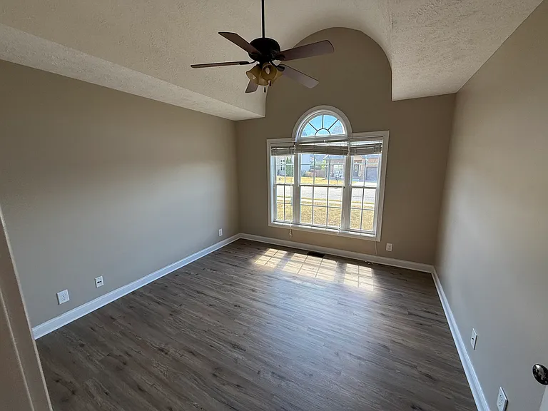 324 Abeline Dr — Photo 14