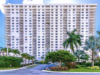 500 Bayview Dr APT 532, Sunny Isles Beach, FL, 33160