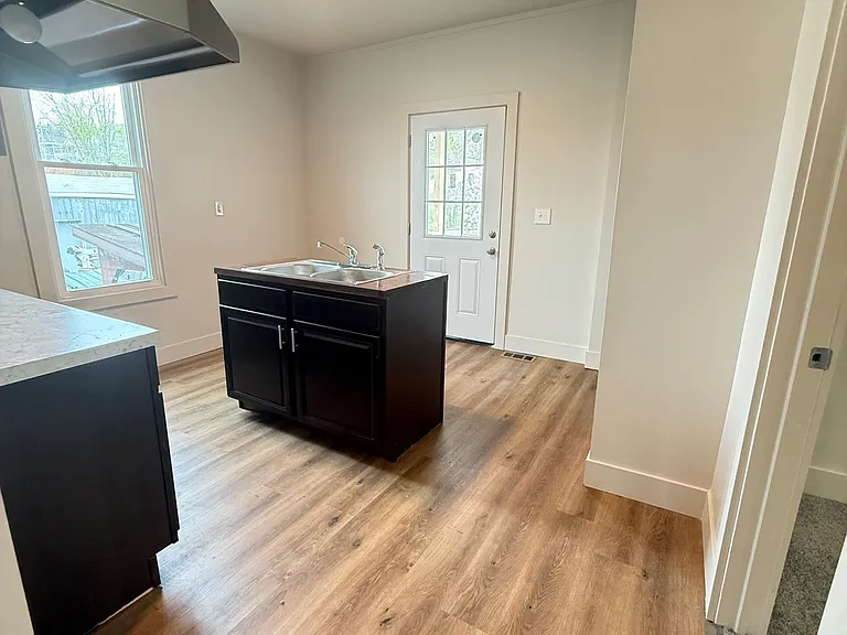 1024 W Muskingum Ave — Photo 2