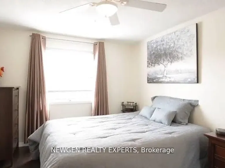 11 Lawrence Cres — Photo 9