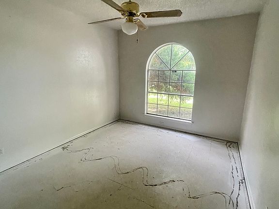 4th image of 15219 BRANDING IRON DR
