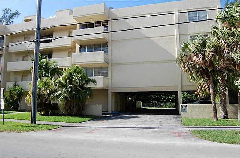 1st image of 16518 NE 26th Ave APT 404
