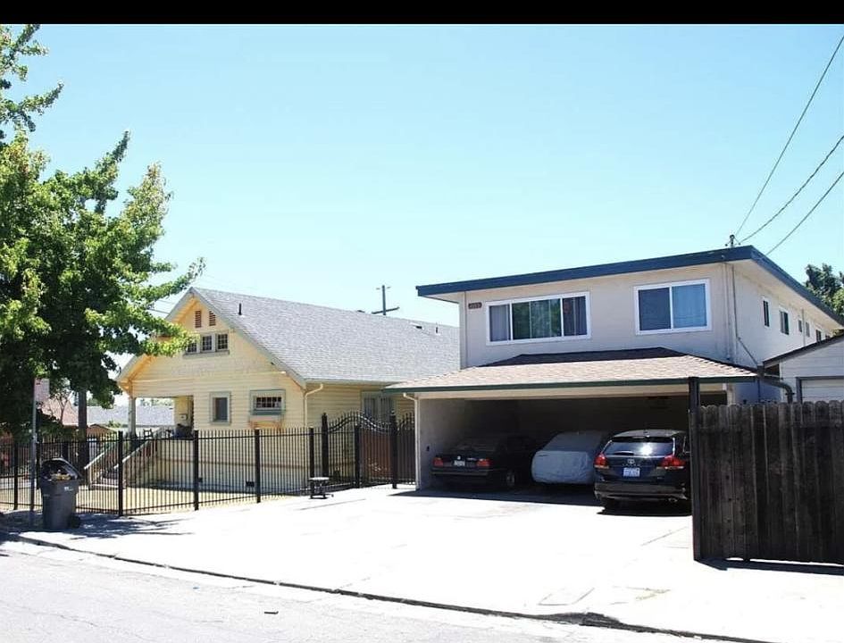 2nd image of 4109 Santa Rita St #B