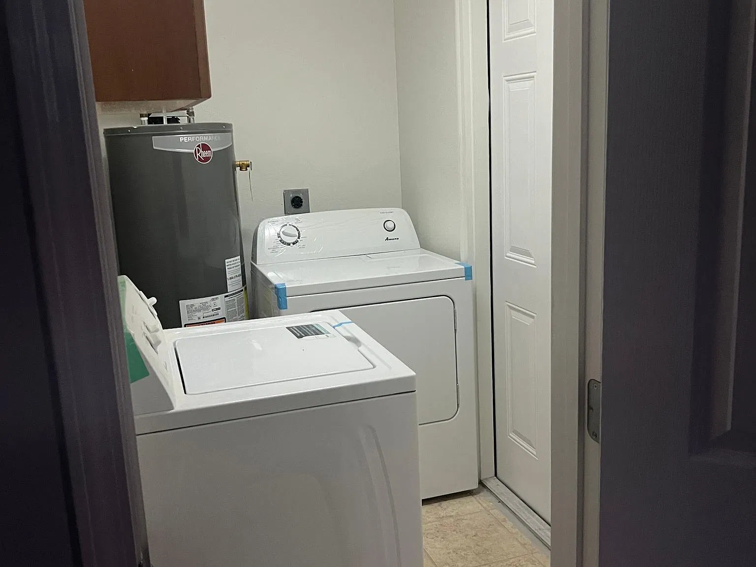 2 bed, 900 sqft, $1,300 — Photo 3