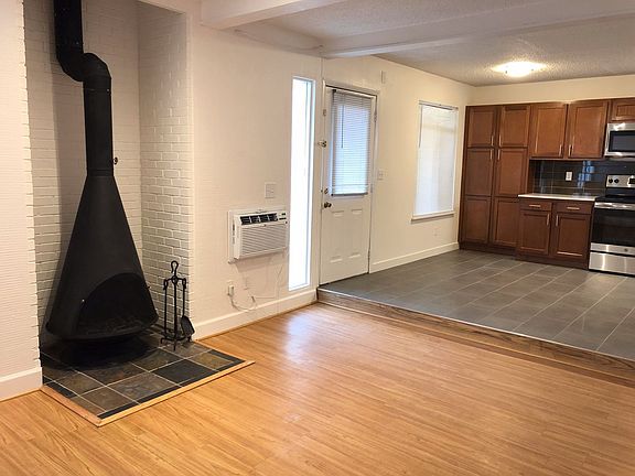 3rd image of 1705 Marine St APT 3