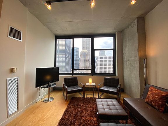 5th image of 235 W Van Buren St Unit 2820