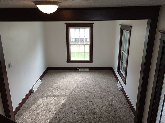 3rd image of 10063 Sampson Ave